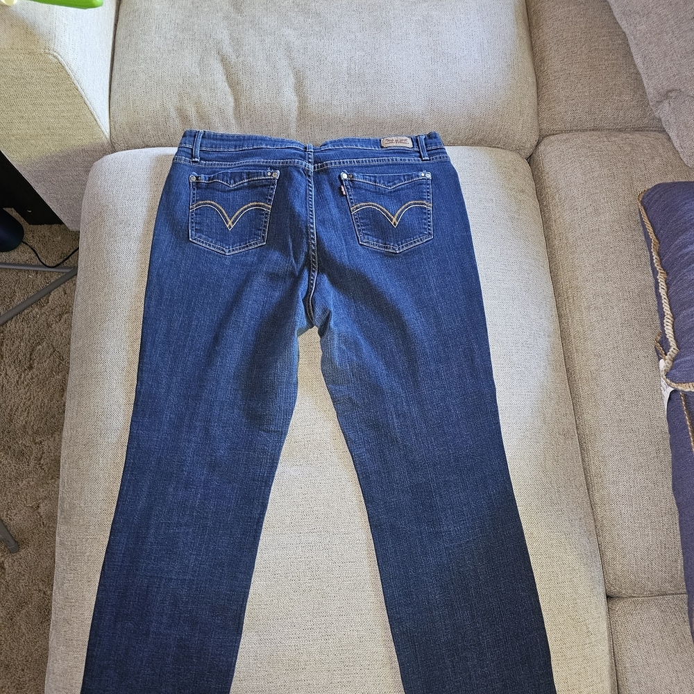 Levi's Women's Blue Jeans - Picture 2 of 4